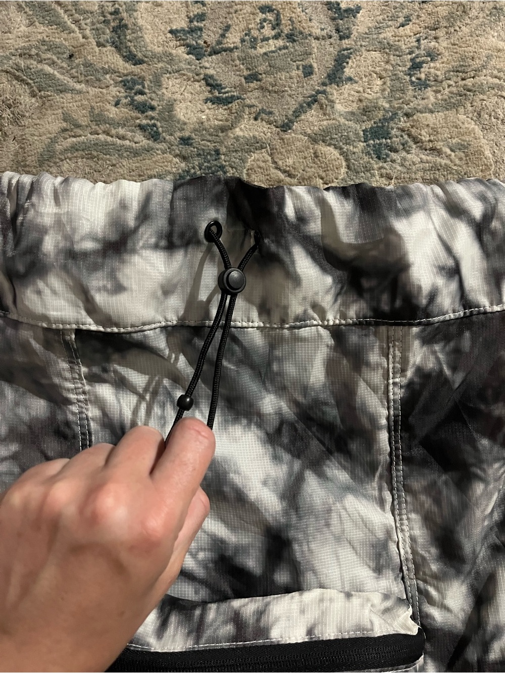 VS PINK Drawstring Backpack - Picture 5 of 9